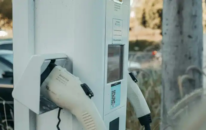 Charging station with CCS plug
